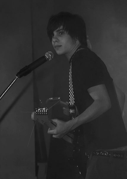 f20040529_7459_5x7_bw.jpg